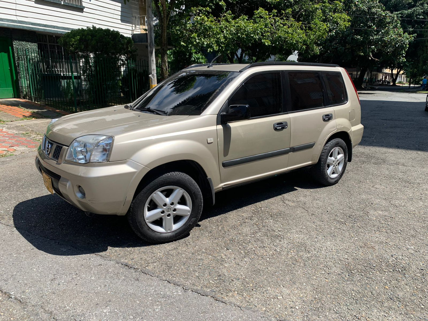 Nissan X-TRAIL